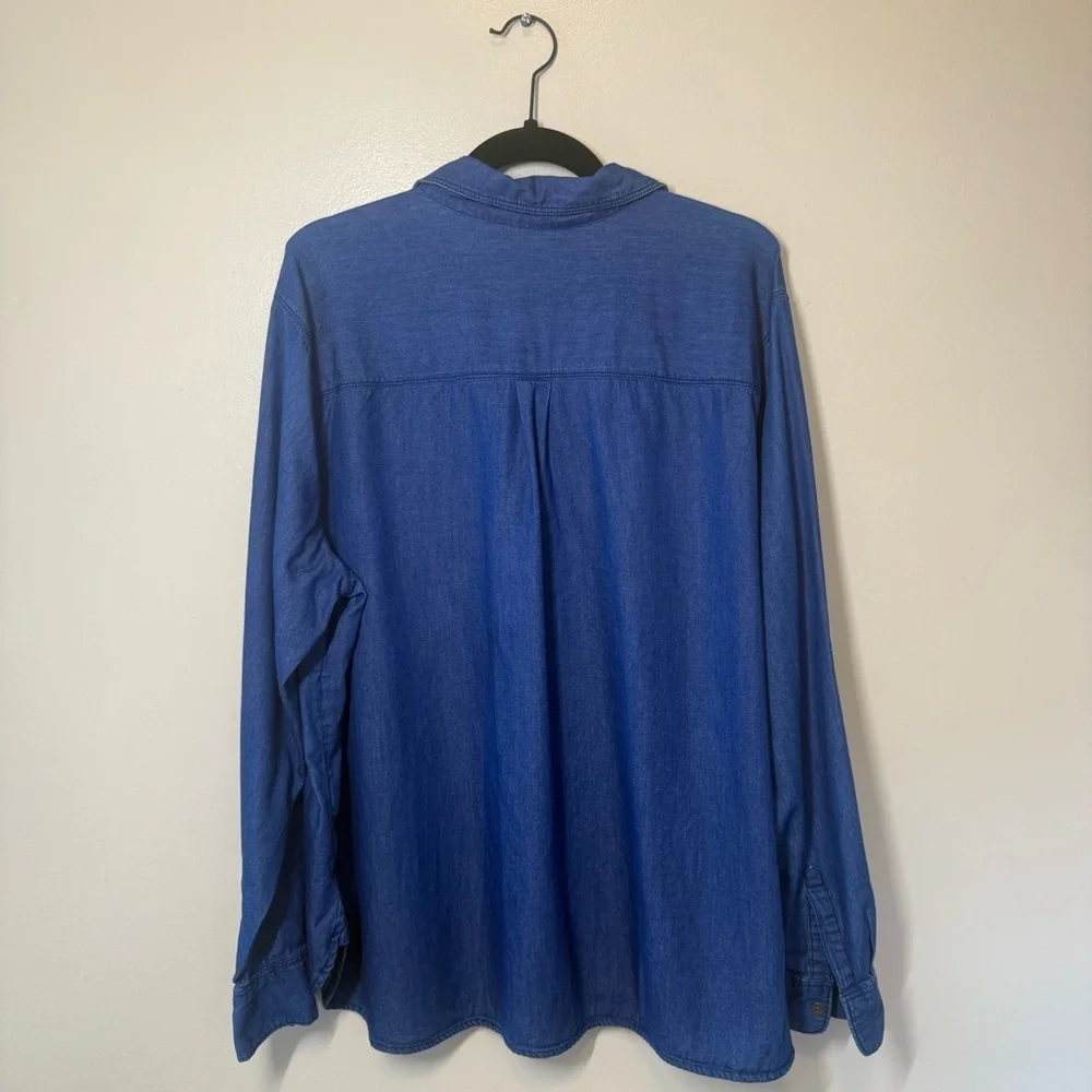 Old Navy Old Navy Denim Blue Button-Down Shirt - Picture 2 of 4